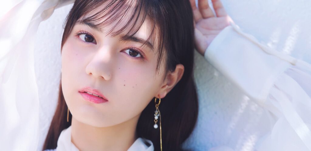 小坂菜緒の経歴と魅力！センター記録や写真集売上が凄すぎる