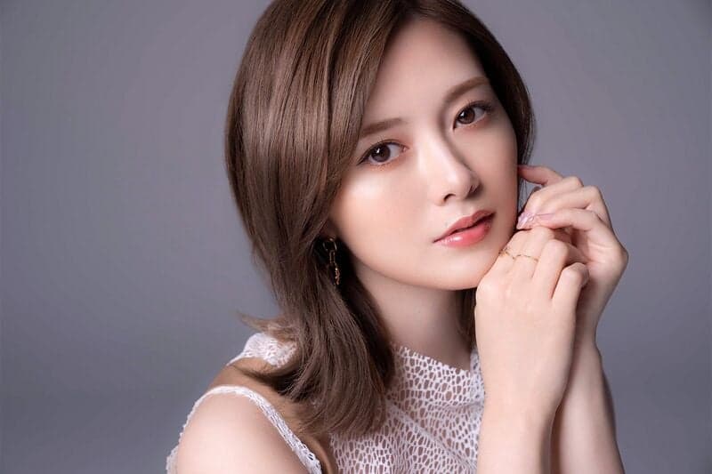 白石麻衣の経歴と魅力を徹底解説！卒業理由から結婚の噂まで