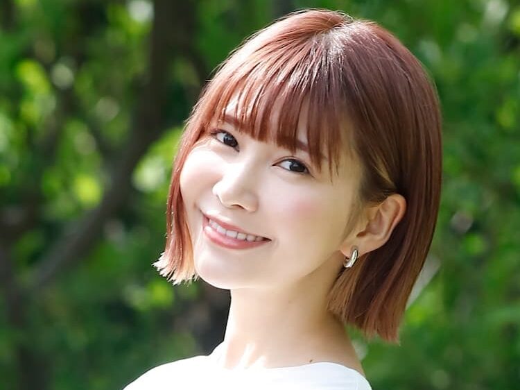 西脇 彩華の経歴と魅力