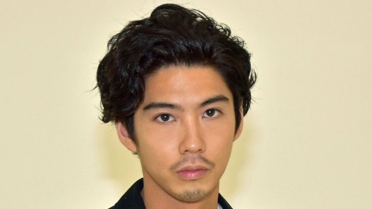 賀来賢人さんと榮倉奈々さんとの馴れ初めは？