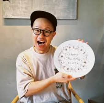 山口トンボの経歴と魅力！元芸人から放送作家へ転身した理由とは