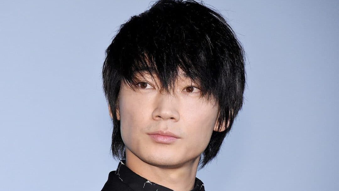 綾野剛の経歴と魅力！陸上やバンドの過去から最新作まで徹底解説