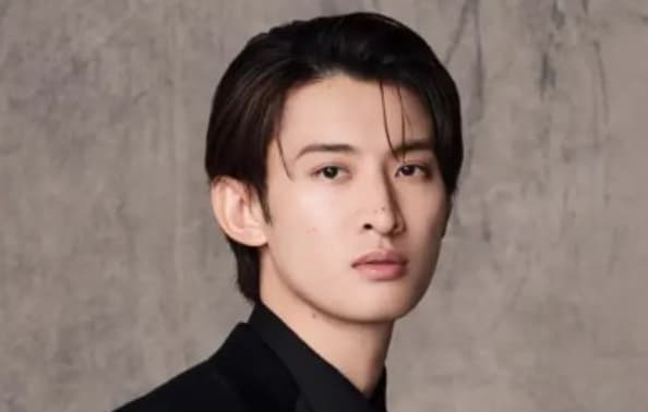 向井康二の経歴と魅力を深掘り！タイとの絆や最新作も