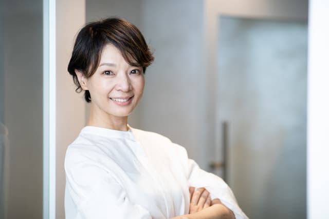 朝海ひかるの経歴と魅力を徹底解説！宝塚から最新の舞台まで