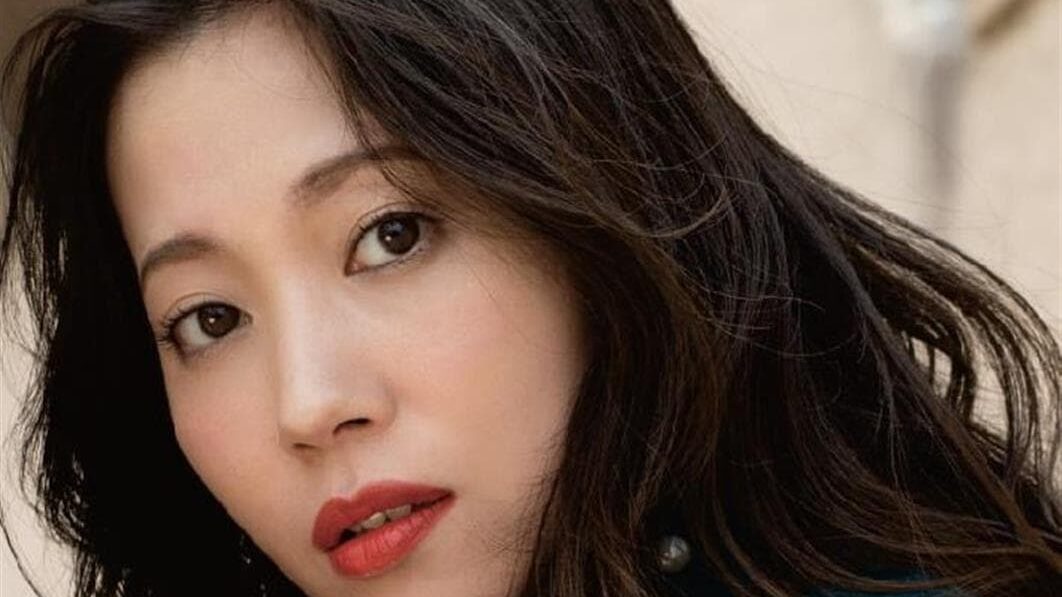 福田明日香の経歴と魅力を徹底解説！脱退理由から最新の近況まで