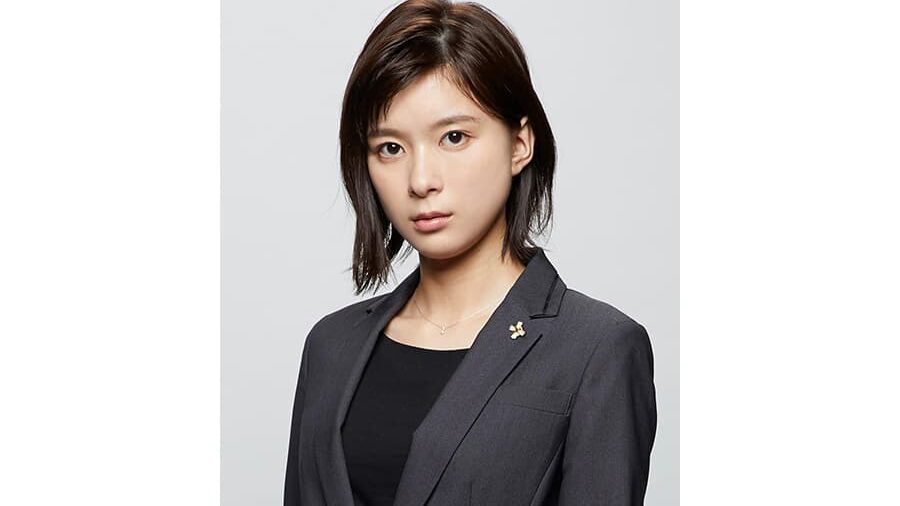 ドラマの衣装が引き立てる体型