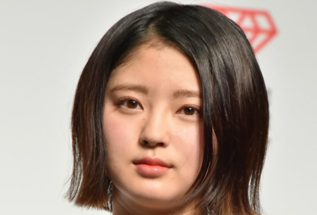 鈴本美愉の経歴と魅力を徹底解説！欅坂46からアート活動まで