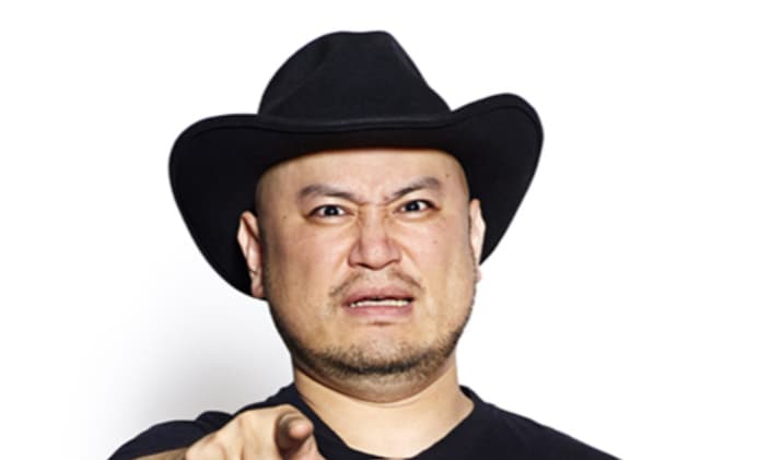 ハリウッドザコシショウの経歴と魅力の全貌！同期や年収、嫁まで