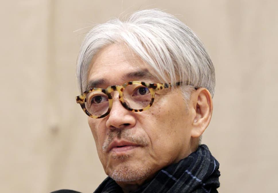 坂本龍一の経歴と魅力を徹底解説！教授の由来や天才の理由とは？