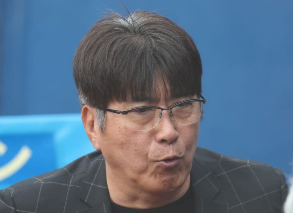 石橋貴明の経歴と魅力を徹底解説！帝京時代からYouTubeまで