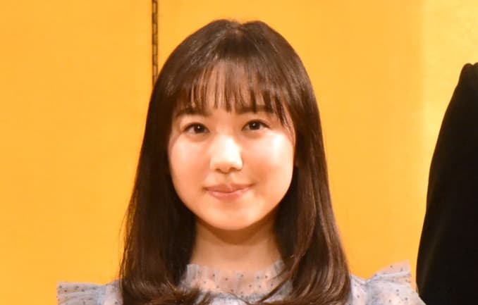 芦田愛菜の年収が2025年に爆上がり？現在のギャラや貯金額を調査