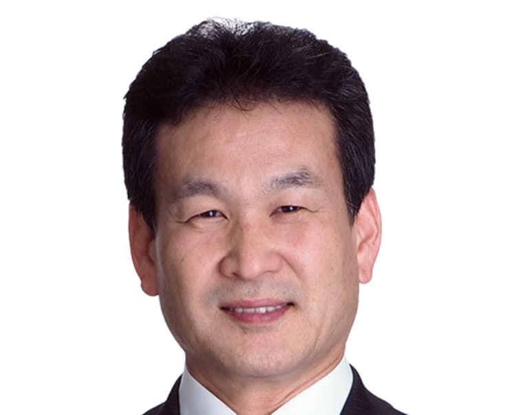 辛坊治郎の経歴と魅力にズーム！太平洋横断や家族の噂も解説