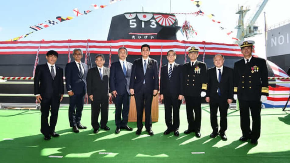 潜水艦たいげい進水式での父親の画像