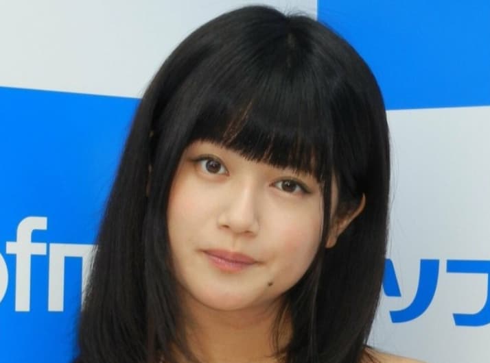 小林礼奈の経歴と魅力に迫る！波乱万丈な歩みと惹きつける理由